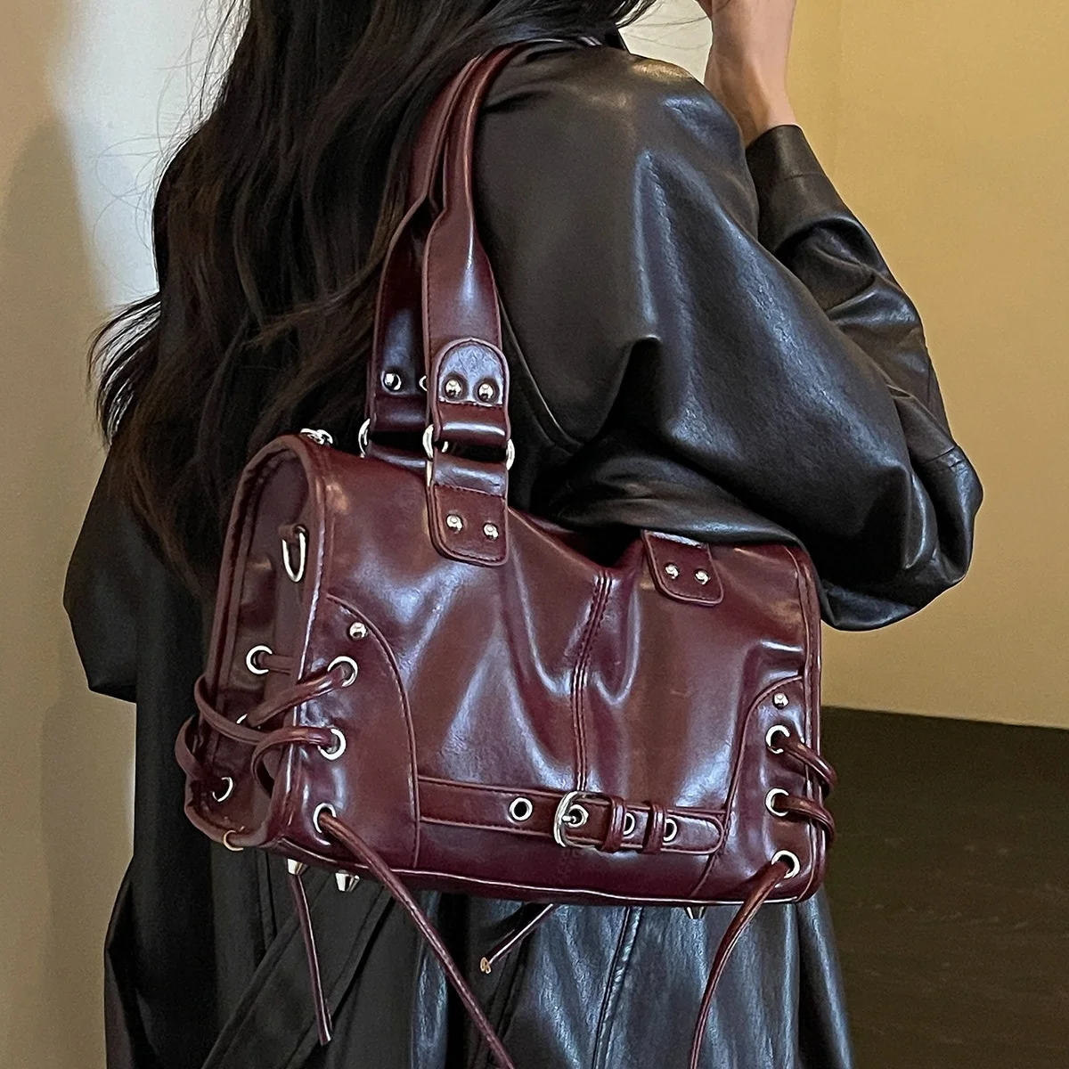Punk Y2K Rivet Women Handbags PU Leather Shoulder Bag Fashion Female Totes Commuting Ladies Armpit Pillow Bag Bolsa Feminina