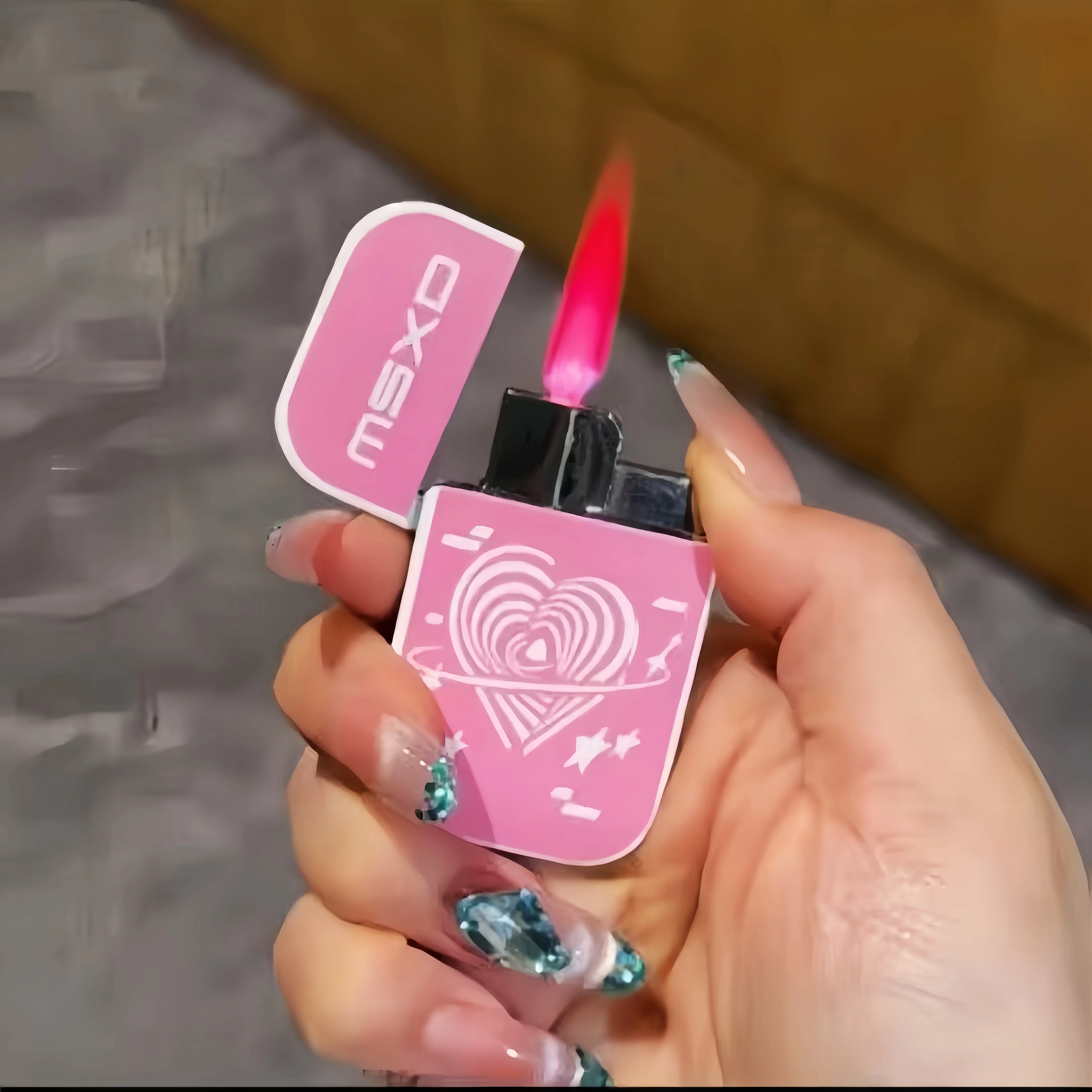 New Fashionable Metal Lighter - Windproof Red Flame - Metal Mini Rechargeable Lighter - Unique Butane Flame Lighter - Cute Gift