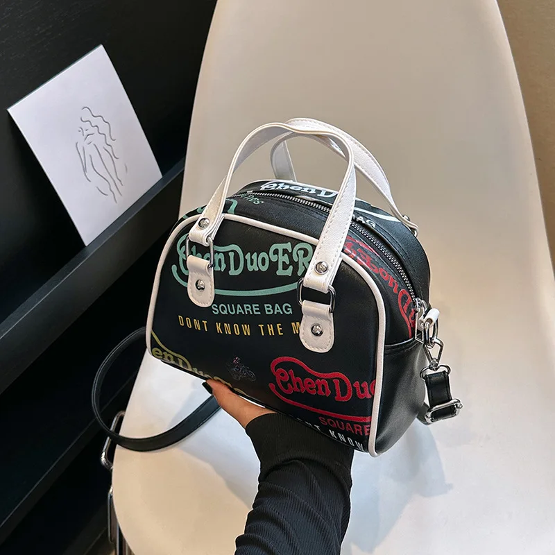 Projektant Brand New Shell Bag Female Fashion Color Contrast Letter Hand Bill Shoulder Bag Crossbody Bag Hot Sale Darmowa wysyłka