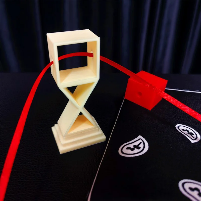 Magic Escape Magic Tricks Palco Magic Square Into Frame and Passes Ribbon Magia Profissional Close Up Illusions Props