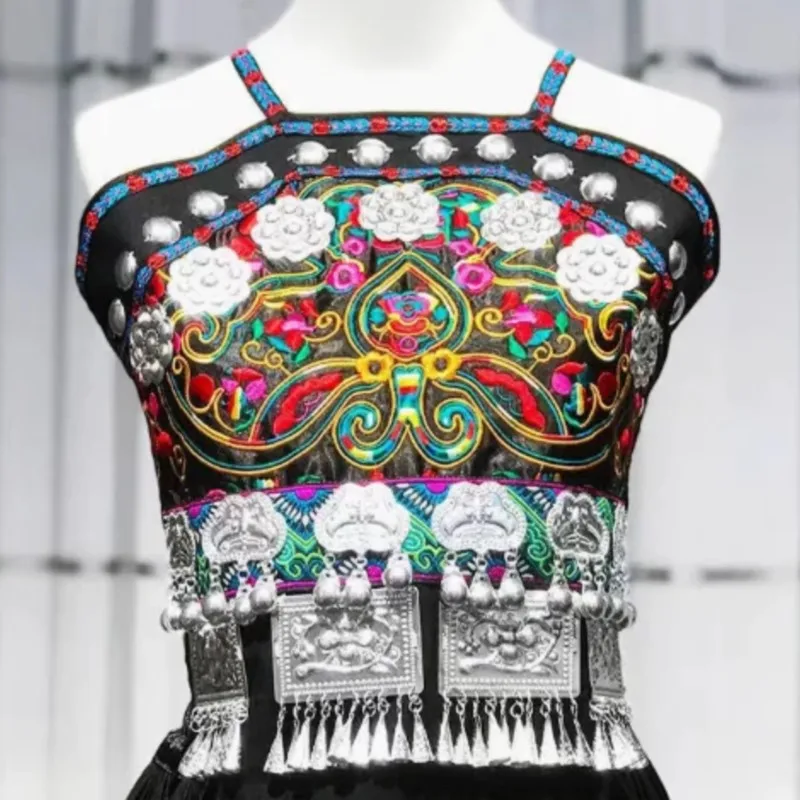 Chinese Retro Miao Ethnic Embroidered Belly Top for Women, Vintage Embroidery Sleeveless Vest Costume view 2