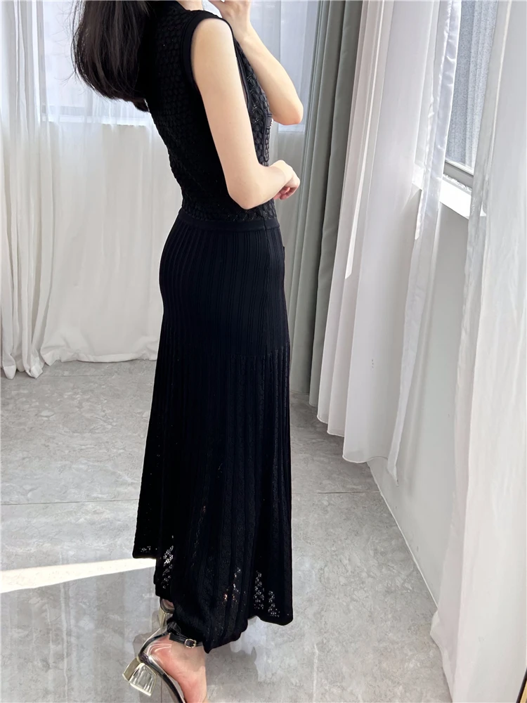 2024 New French hollowed out slimming long sleeveless black women\'s knitted dress