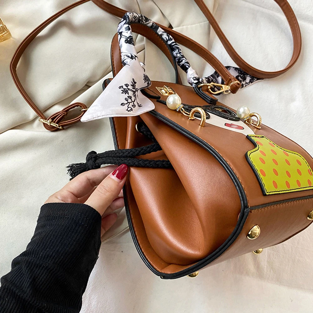 حقيبة كروس نسائية صيفية جديدة لعام 2024 بكتف ناعم حقيبة صغيرة غير رسمية محمولة باليد