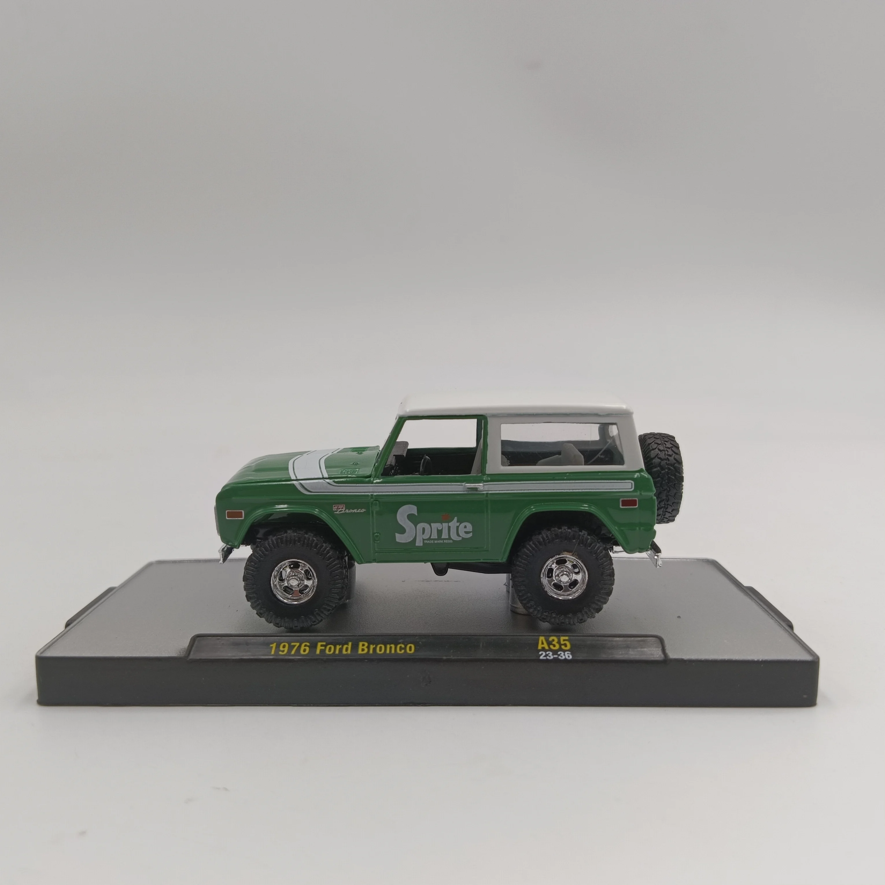 Máquinas M2 1/64 1976 Ford Bronco liga modelo de carro brinquedo coleção rara