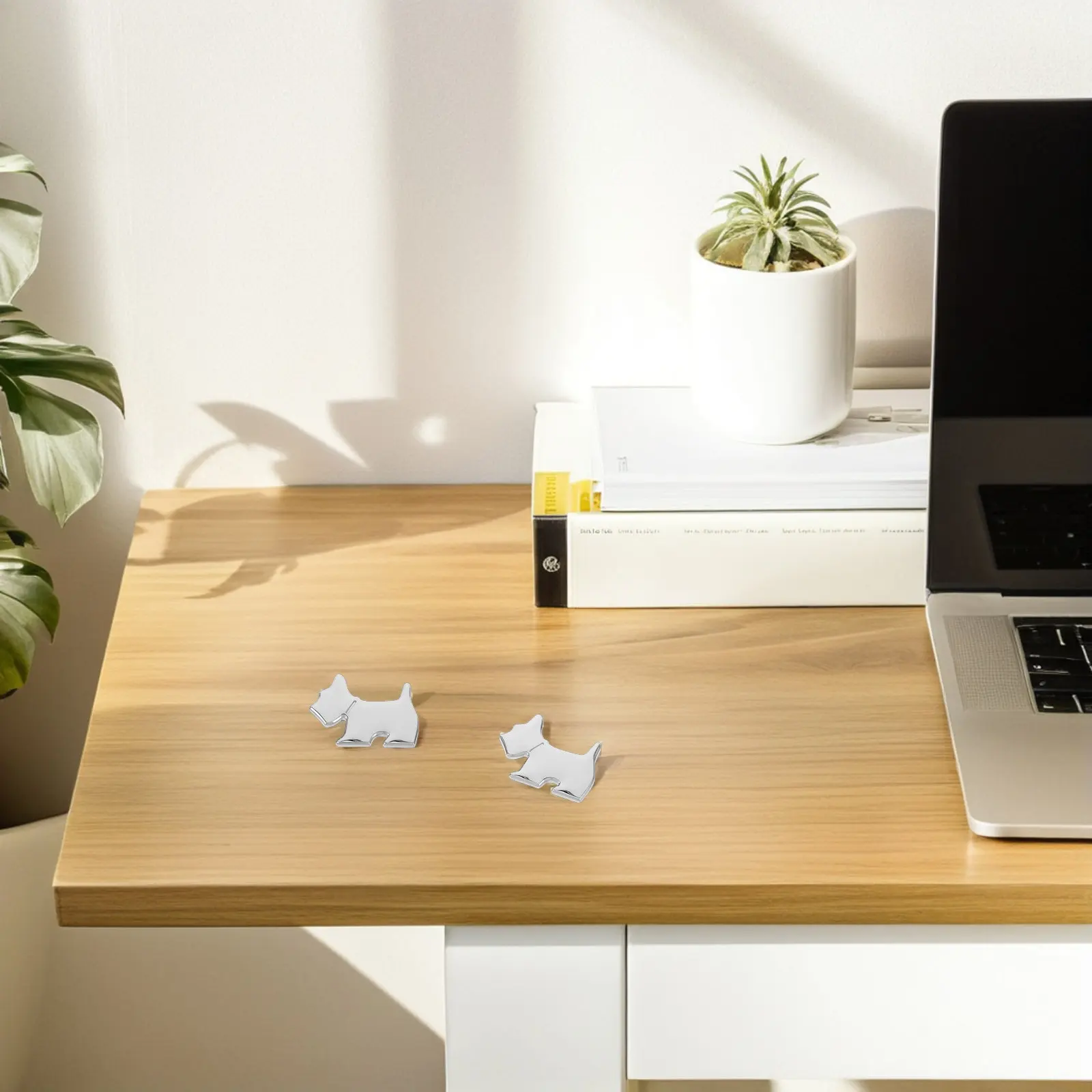 

2 шт. металлические наклейки для автомобиля с дизайном собаки, защита от царапин, клейкие, для украшения автомобиля, аксессуары для экстерьера авто, для грузовиков и легковых автомобилей, серебристые