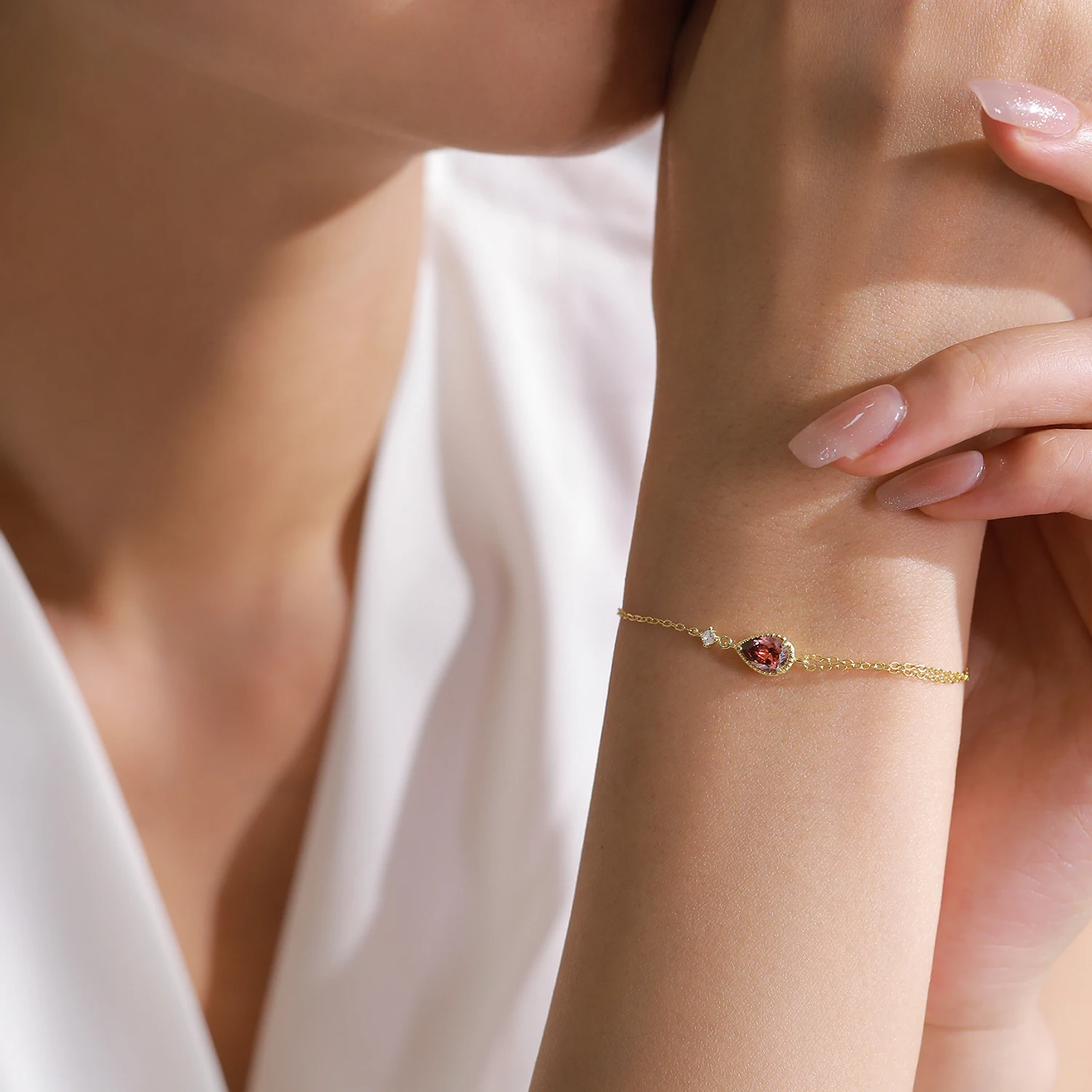 

Ailmay 925 Sterling Silver Vintage Rhodolite Zircon Pear Shape Chain Bracelet The perfect Gift For Women's Mother's Day Annivers