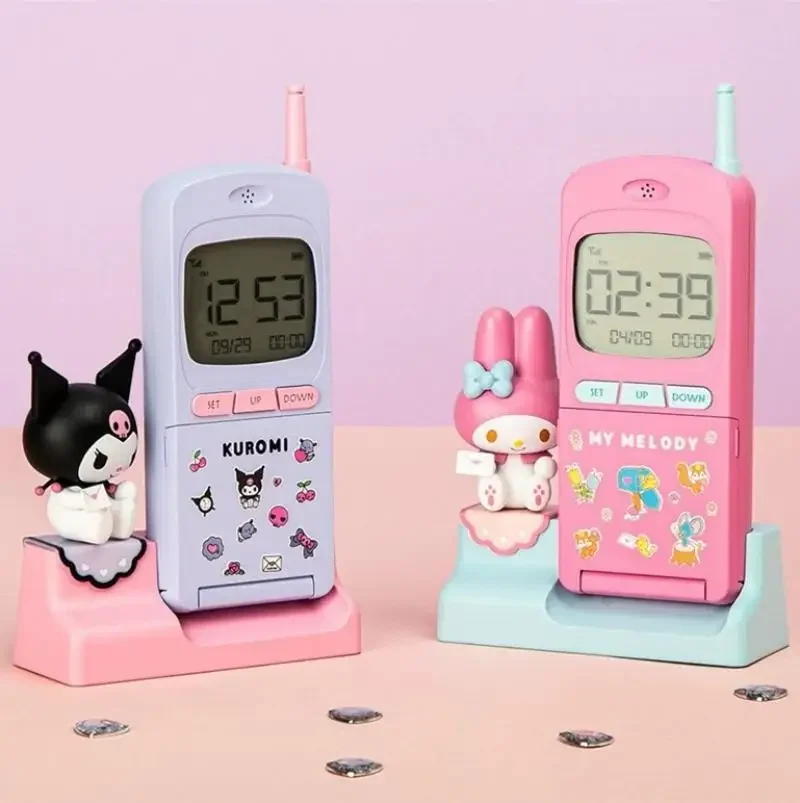 Mymelody Kuromi reloj electrónico de escritorio adornos de alarma muñeca bonita mesa Retro Colock teléfono Kawaii Anime juguete de peluche para regalo de niña