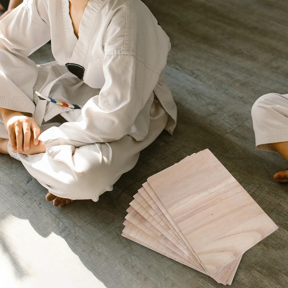 

10Pcs Rebreakable Karate Board Portable Taekwondo Supply Wear-Resistant Daily Practice Board for Martial Arts Karate Supply