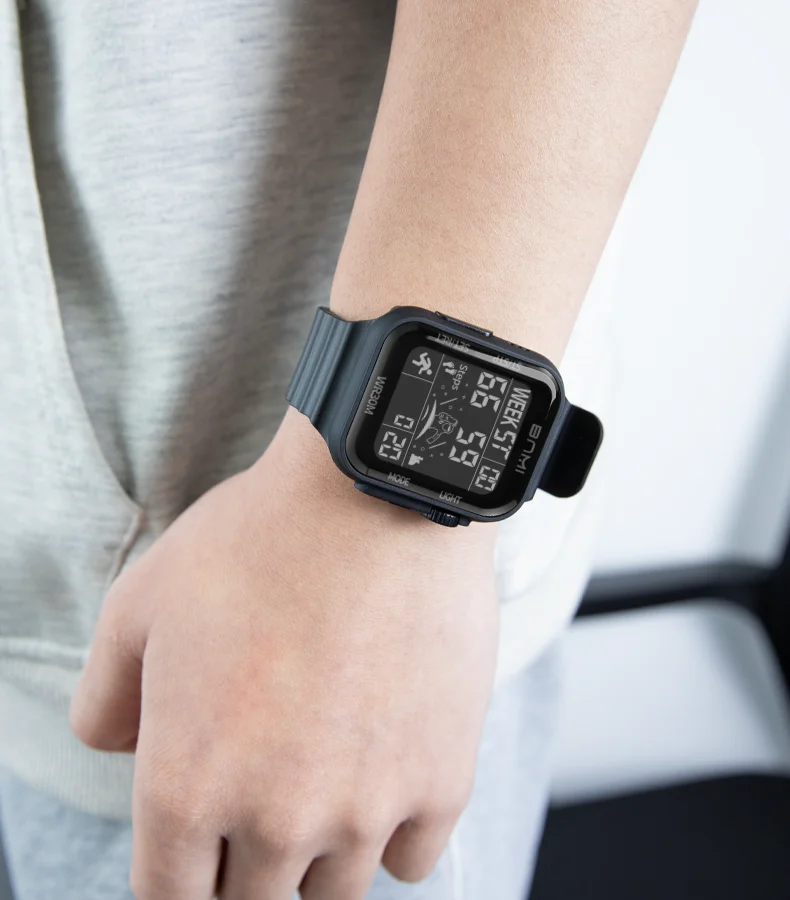 Orologio da uomo sportivo alla moda Orologio da polso digitale a LED Quadrante quadrato impermeabile Cinturino in silicone Orologi neri per uomo Orologio elettronico