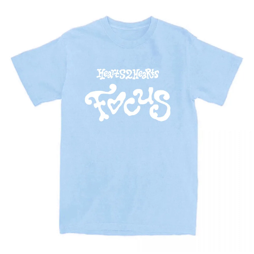 Hearts2Hearts Focus Graphic Tshirts Cotton Short Sleeve Casual Women T-shirt Korean Girls Band Fashion T Shirt Streetwear Tees