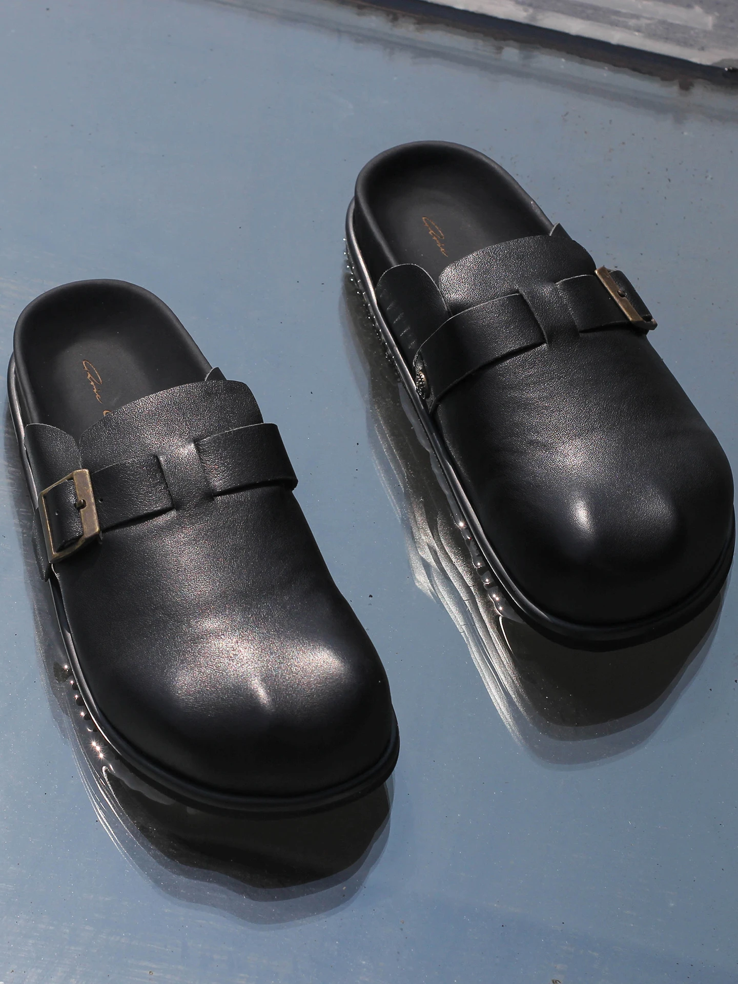 

Мужские летние дышащие кожаные тапочки-слипоны ручной работы на танкетке для увеличения роста, модная обувь для ленивых