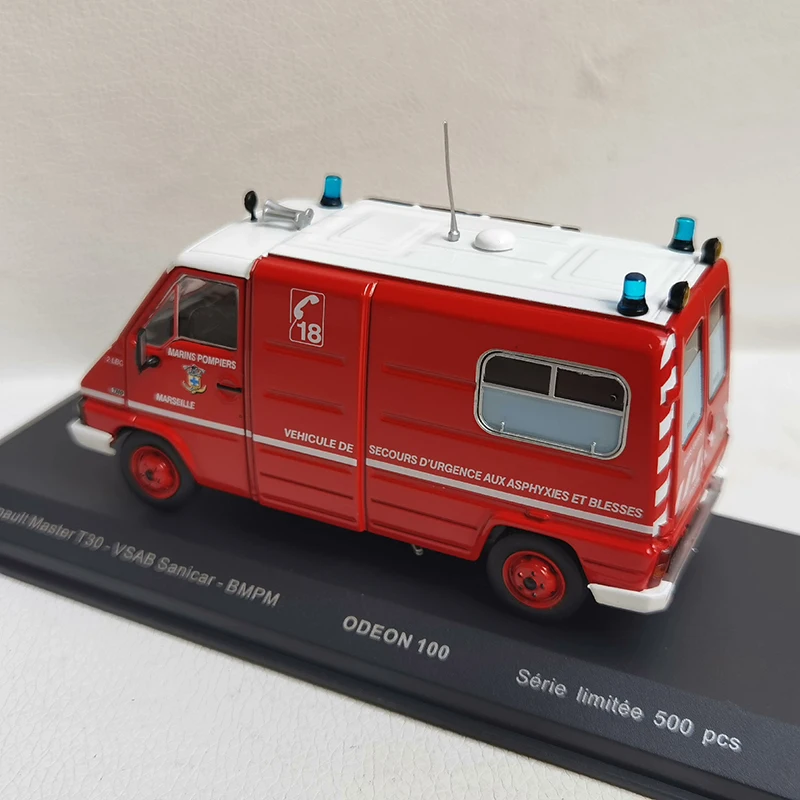 1:43 Scale R T30 Simulation Fire Truck Alloy Model Car Diecast Toys Vehicle Collectible Souvenir