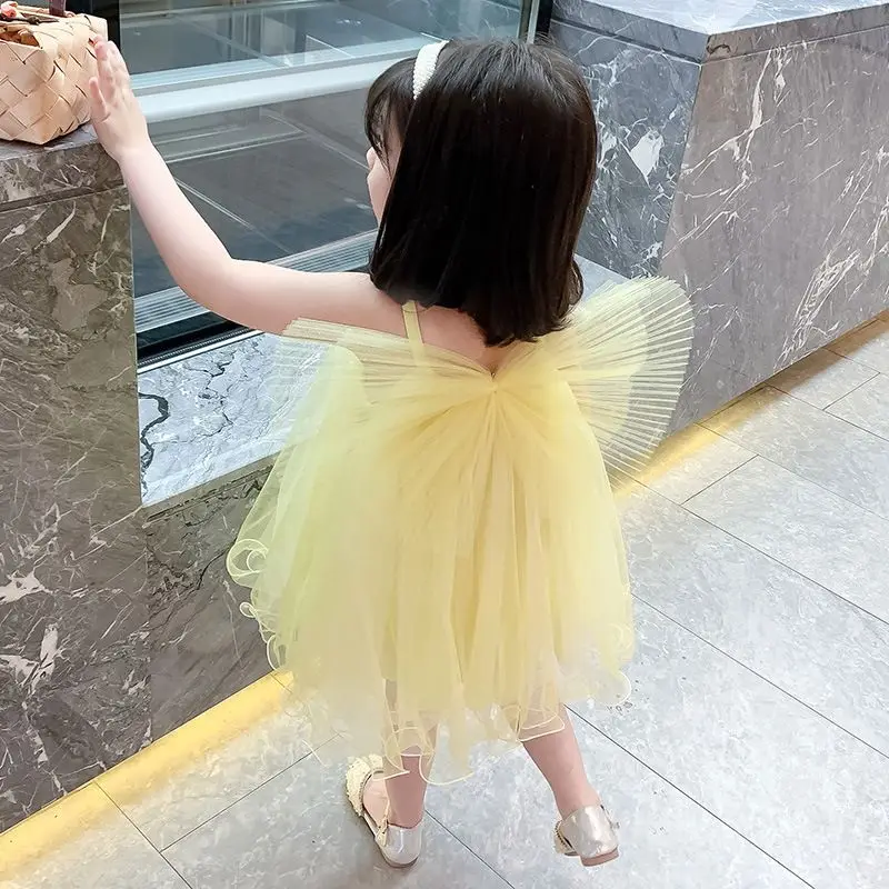 2026 Girls Summer Dress Suspender Wing Bow Princess Dress Girls Fluffy Gauze Performance Fashionable Outfit