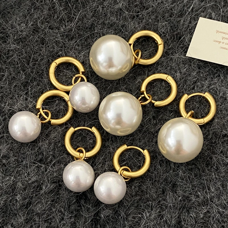 

Imitation pearl beautiful earrings exaggerated large beads simple metal ear buckles fashionable ladies jewelry party gift