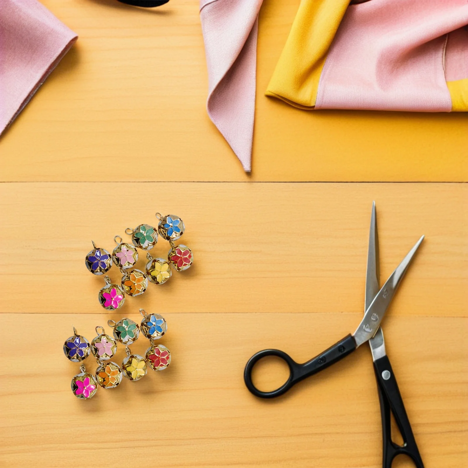 100 قطعة 18 مللي متر جرس قلادة الجوف زهر الكرز تصميم النمط الياباني Diy بها بنفسك ديكور معلق لسلسلة المفاتيح على ظهره الحرفية