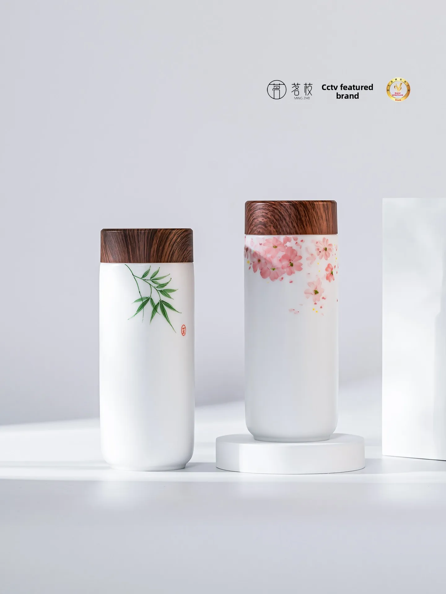 

Кружка с ручной росписью, термоизолированная, высококачественная, эстетичная, подарок на день рождения для женщин, кофейная чашка из фарфора цвета ледяного нефрита с цветочным узором