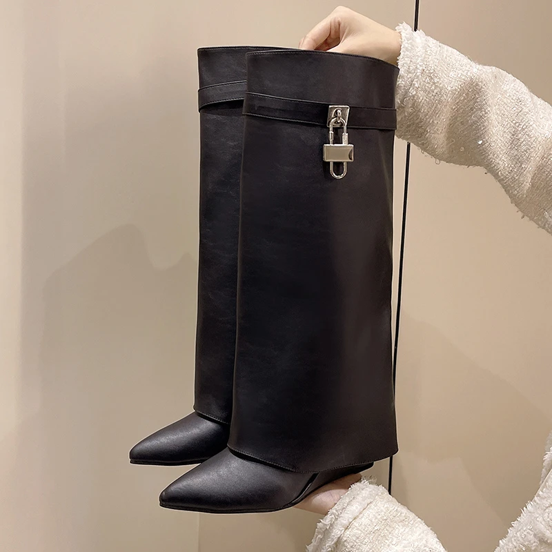Botas hasta la rodilla con punta estrecha de cuero suave con cuña de tacón de 8cm para Mujer, zapatos de moda de otoño 2025, Botas largas modernas de estilo callejero para Mujer