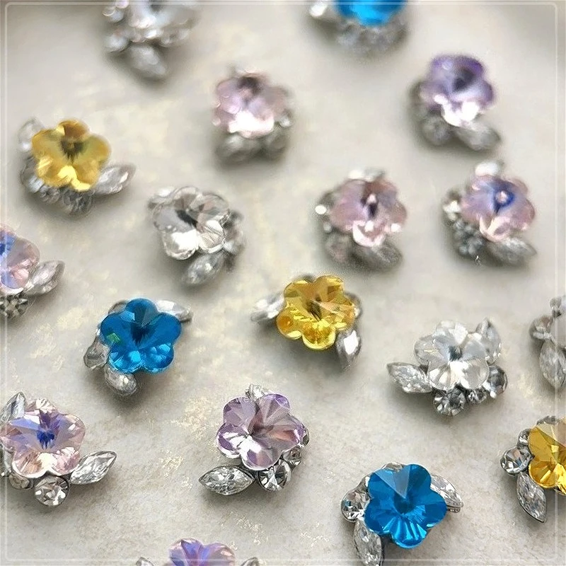 

5pcs Blooming Flower Crystal Pile Alloy Shiny Rhinestone Alloy Charm Leaves Nail Art Decoration DIY Manicure Accessory Jewelry