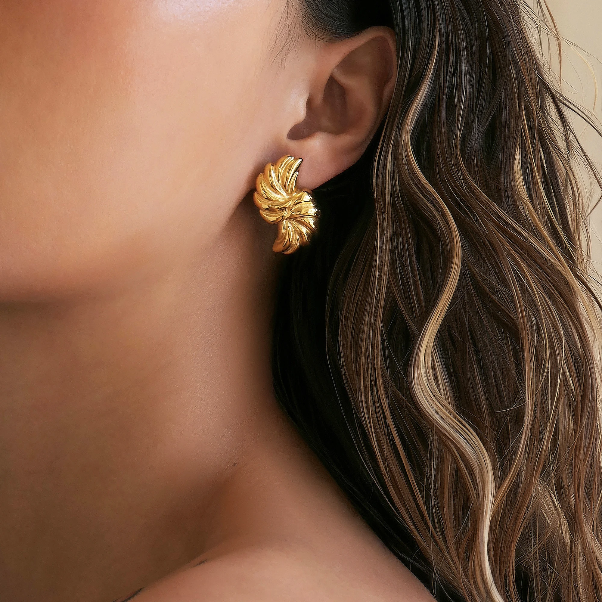 

DASEIN 2025 New Vintage Twist Artist Earrings for Women Ins Trendy 18k Pvd Gold Plated Stainless Steel Office Daily Jewelry