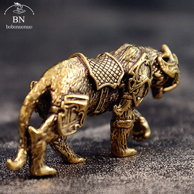 Retro Brass Majestic Saber-toothed tiger Miniature Figurine Desktop Decoration Vintage Mini Animal Statue Home Decor Ornament