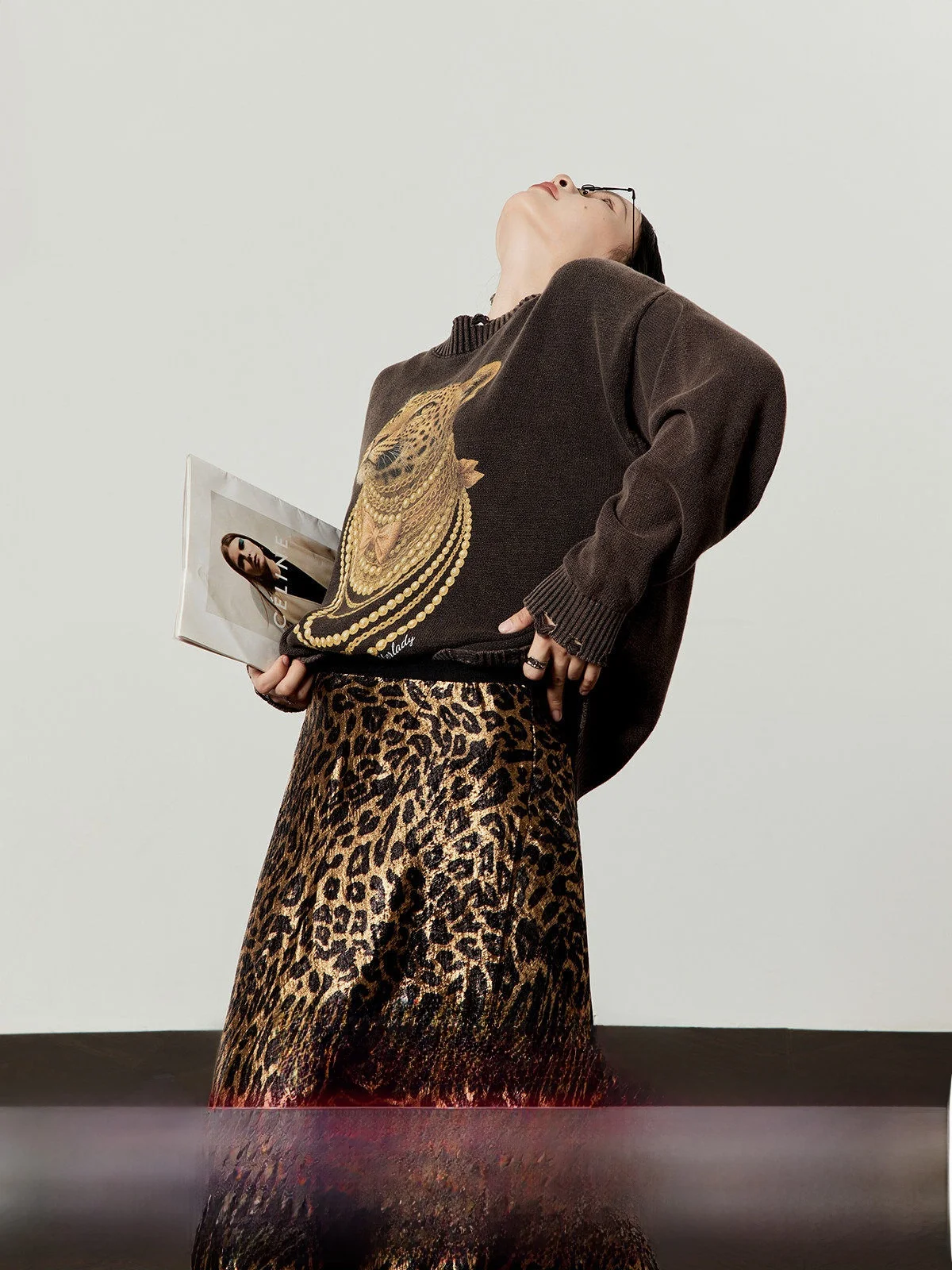 

Новый женский вязаный свитер свободного кроя с круглым вырезом и принтом, повседневный зимний топ в винтажном стиле от Sle Zhou Li Wu, с длинными рукавами