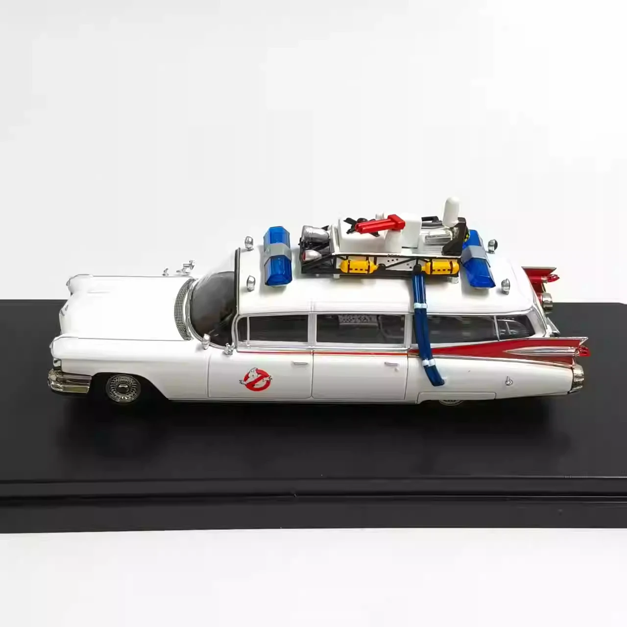 1:64 ECTO-1 Ghostbusters Miller-Meteor Legierungsauto, Druckguss und Spielzeugfahrzeuge, Automodell, Miniaturmodellauto für Kinder