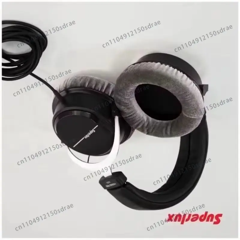 Superlux HD660 PRO Professional Closed-Back Dynamic Headphone Studio Monitoring Headset with Velvet Earpads for Broadcasting