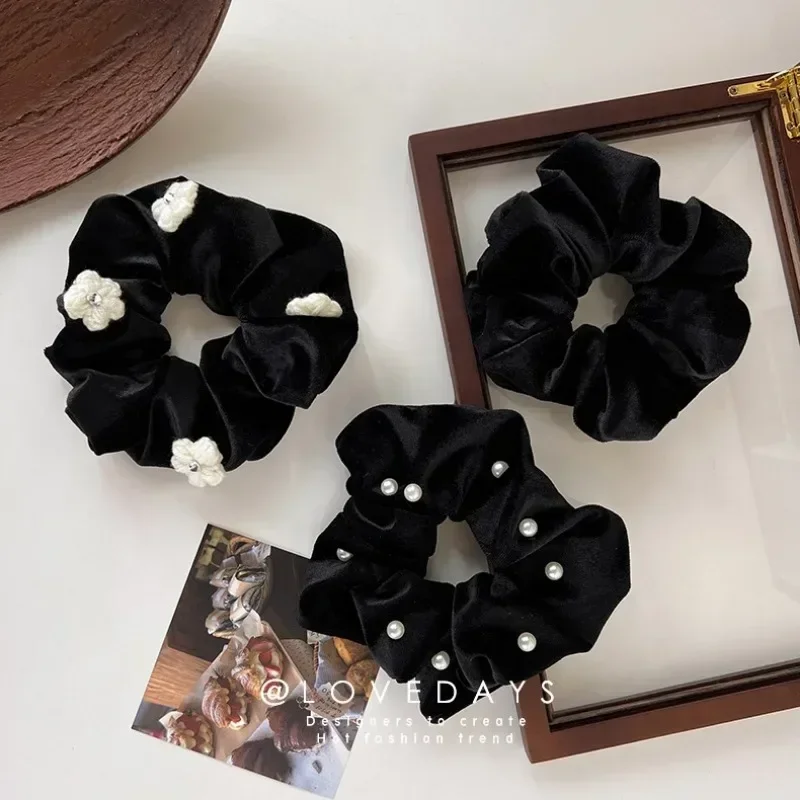 

Fashion Women Black Velvet Hair Scrunchies Vintage Pearl Elastic Hair Bands Elegant Hair Ties Simple Ponytail Holder Head Bands