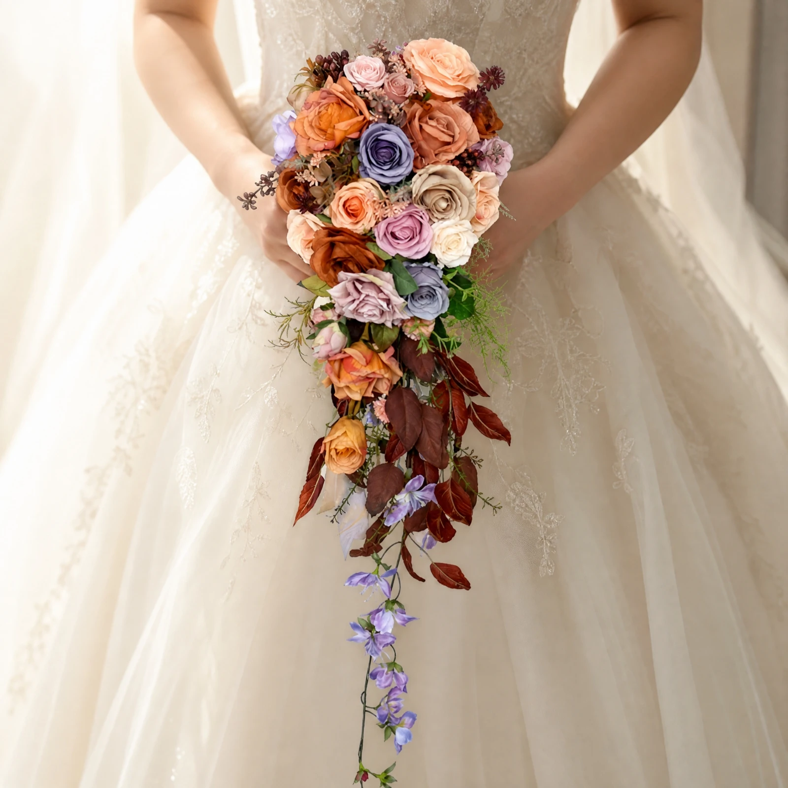 bouquet-de-mariee-en-forme-de-goutte-d'eau-avec-rubans-bouquet-cascade-de-roses-artificielles-fait-main-pret-a-poser-pour-photos-realiste-pour-les-mariees