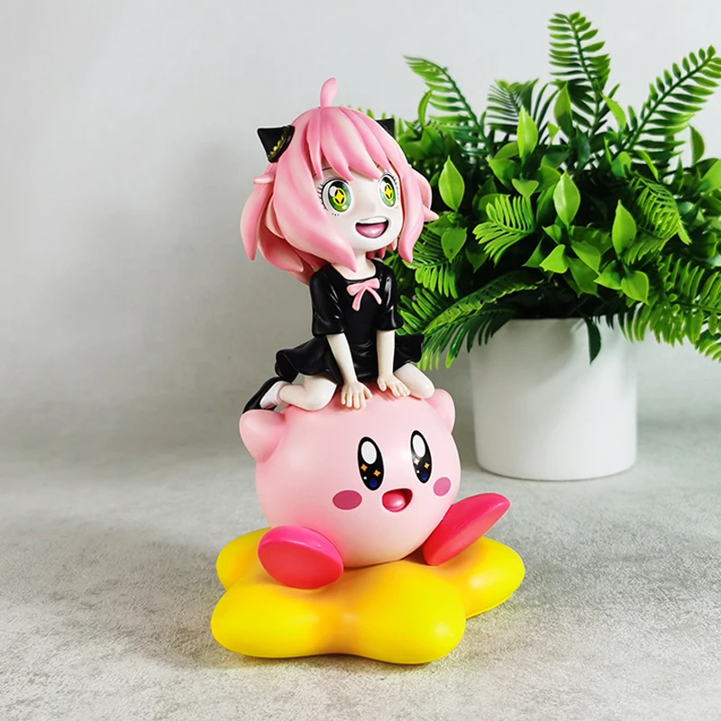 SPY×FAMILY Anya Forger 19 cm Anime Action Figure PVC da collezione Decorazione da scrivania Kirby Figurine Giocattolo personalizzato Regalo per il compleanno