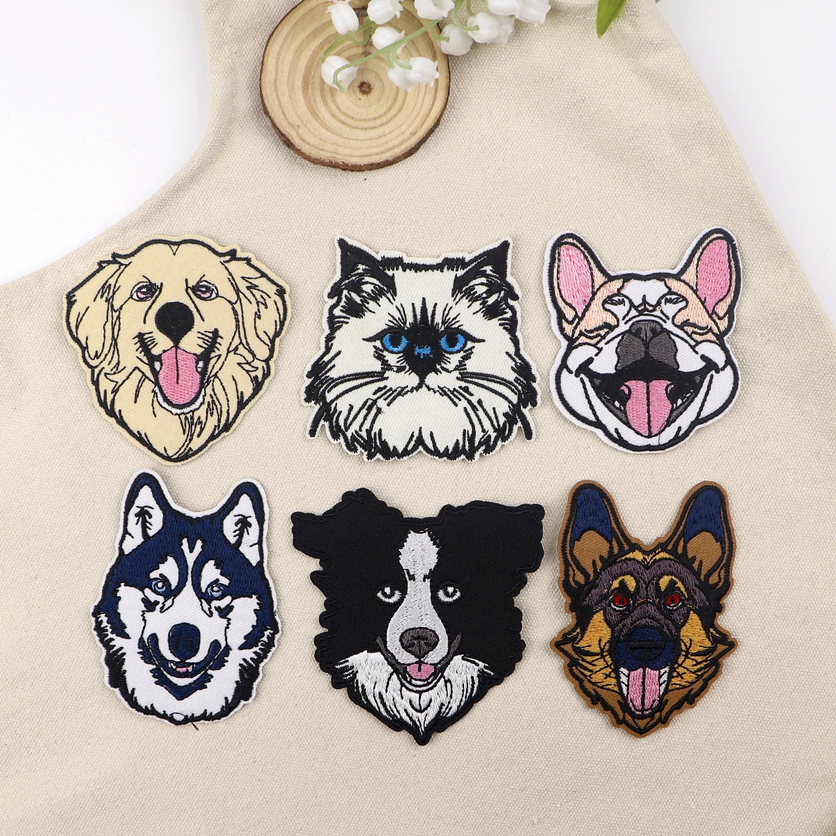 Cute Dogs Patches On Clothes Pet Lover Embroidered Patches Cartoon Animals Sew Badges Iron On Patch DIY Clothing Accessories