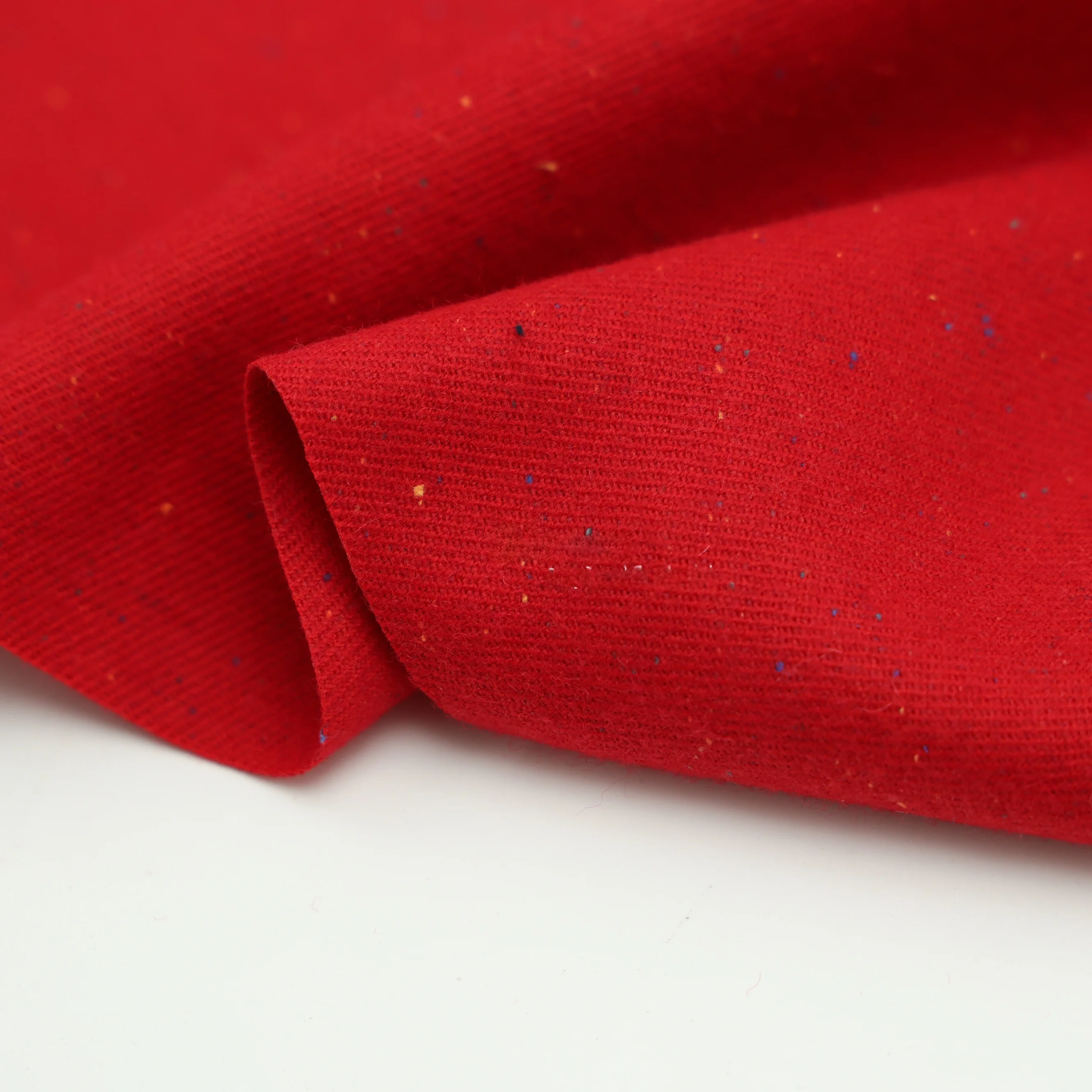 

Высококачественная шерстяная твидовая ткань Cisas красного цвета с крупными красными вкраплениями, утолщенный шерстяной материал для пошива костюмов и рукоделия