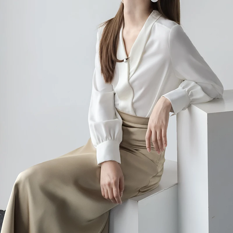 

MZOMXO Satin Long Sve Pearl Button Commute irt Women's Autumn New Sle Overhead V-ne Simple Elegance Top