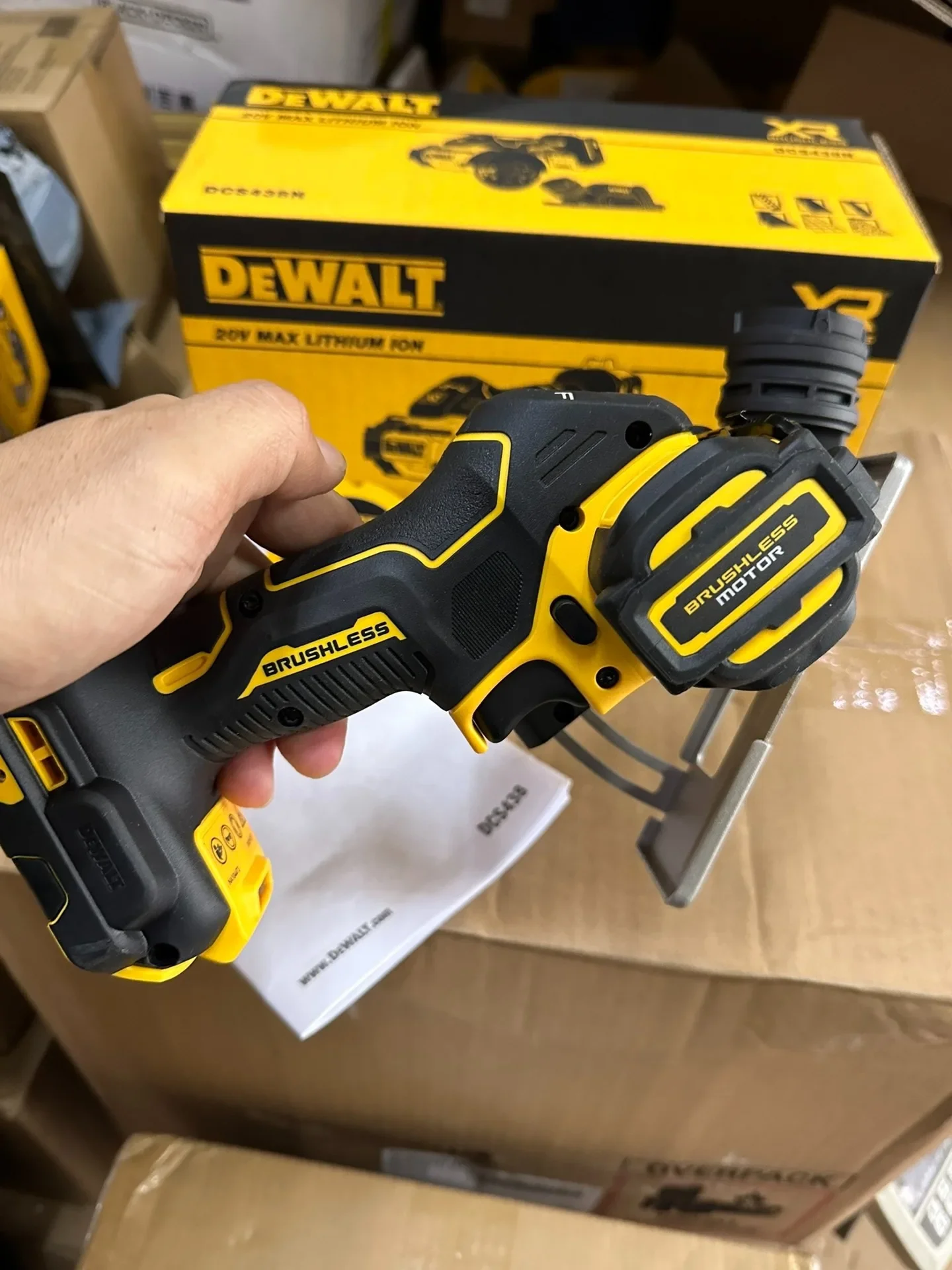 DeWALT DCS438B 20V MAX  3\