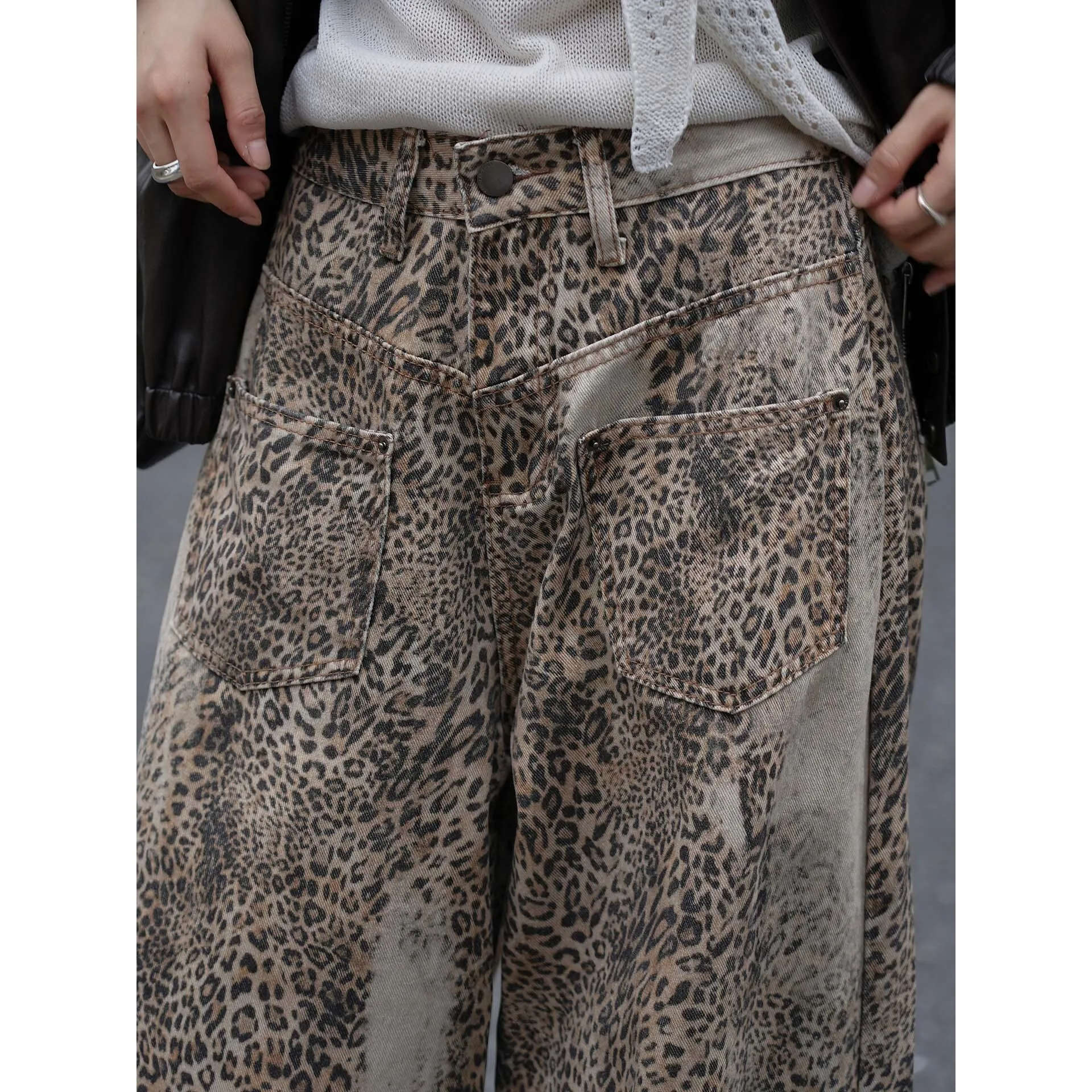 Celana Jeans Wanita Motif Leopard Musim Dingin, Model Kaki Lebar, Bahan Lembut dan Halus, Longgar dan Panjang