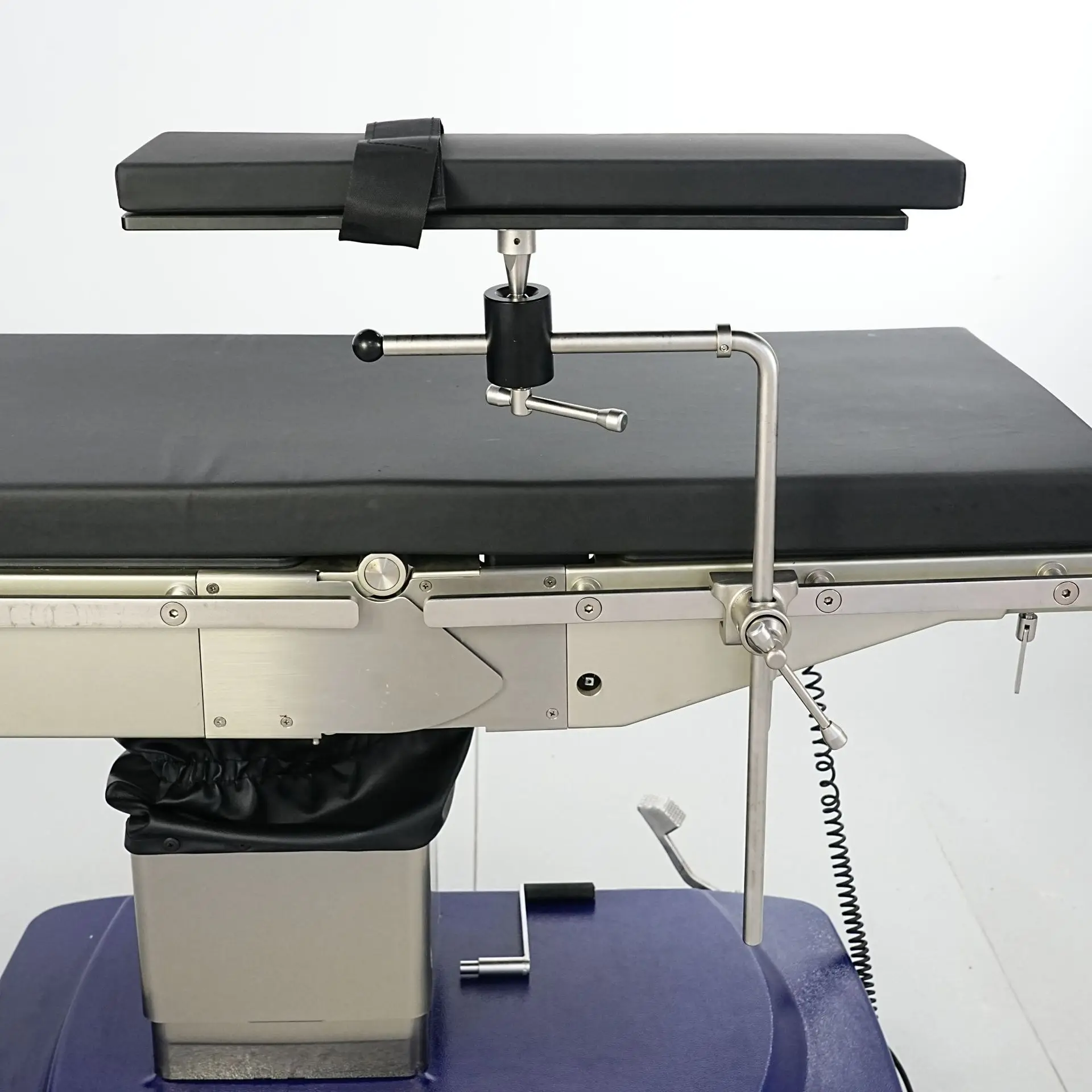 Premium Radiolucent Arm Support for Lateral Positioning – Stainless Steel Suspended Arm Rest, Universal Fit for Operating Tables