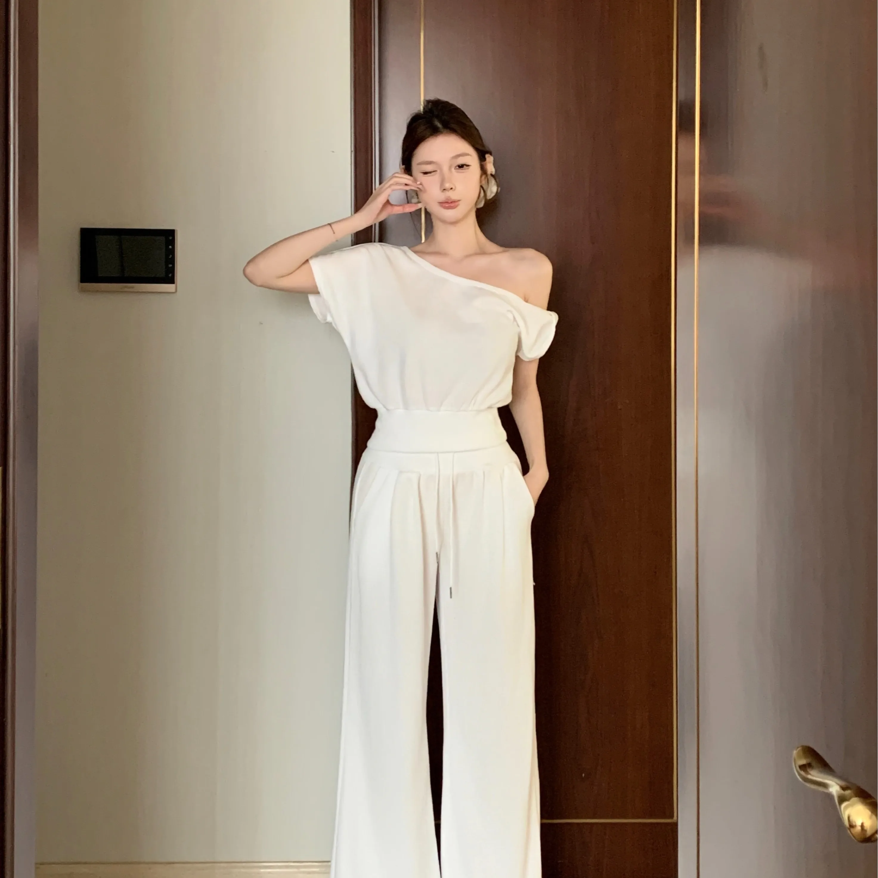 

Spicy Girl Short Sleeve T-Shirt Straight Leg Wide Leg Pants Women's Fashion Set Spring Summer New Style Casual Elegant