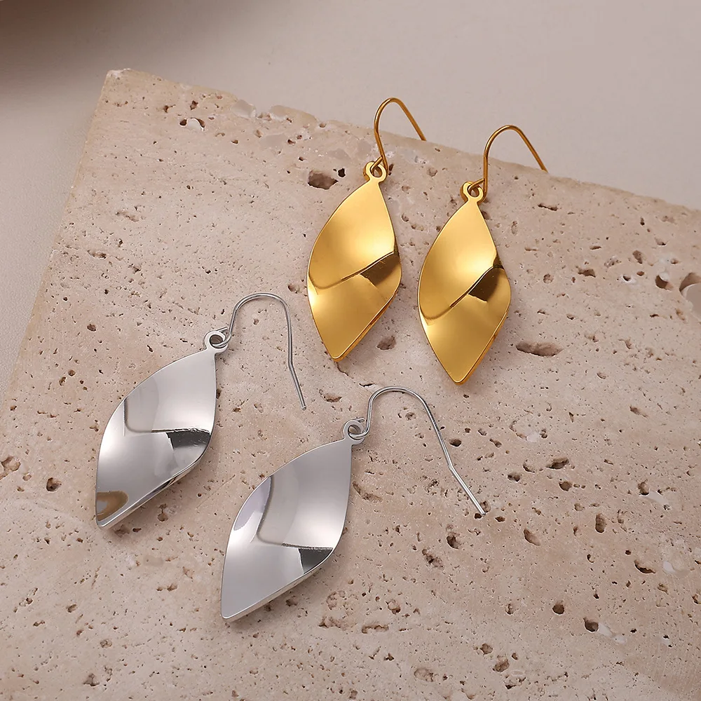 

Exaggerated Diamond-Shaped Ear Hooks Stainless Steel Gold Versatile Earrings Ladies Jewelry Gift