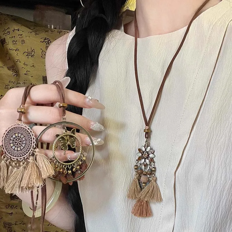 Bohemian Ethnic Long Tassel Necklaces for Women Vintage Brown Butterfly Pendant Sweater Chain Necklace Party Jewelry Accessories