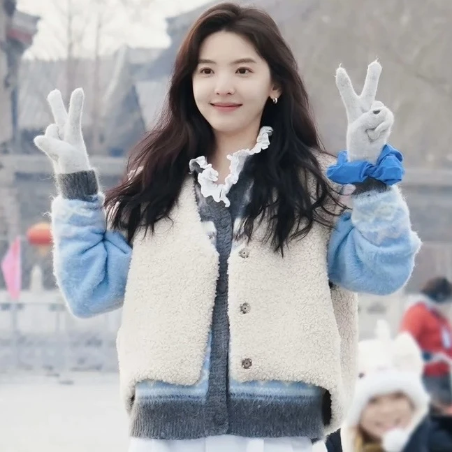 

Ounce Chapter ort Жилет из меха ягненка Свободная верхняя одежда с v-образным вырезом и зимней коллекцией на одной пуговице