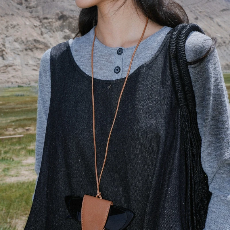 

Long-sleeved Knitted Base Shirt with A Belt for Women, Suitable for Autumn and Winter.