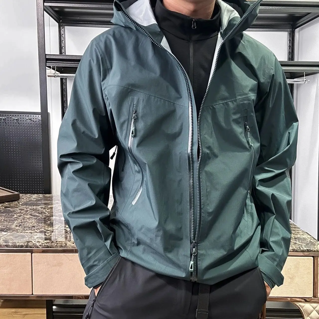 

Универсальная мужская куртка-хардшелл Warrior с полной термосваркой, водонепроницаемая, ветрозащитная, с регулируемым капюшоном и застежкой-молнией