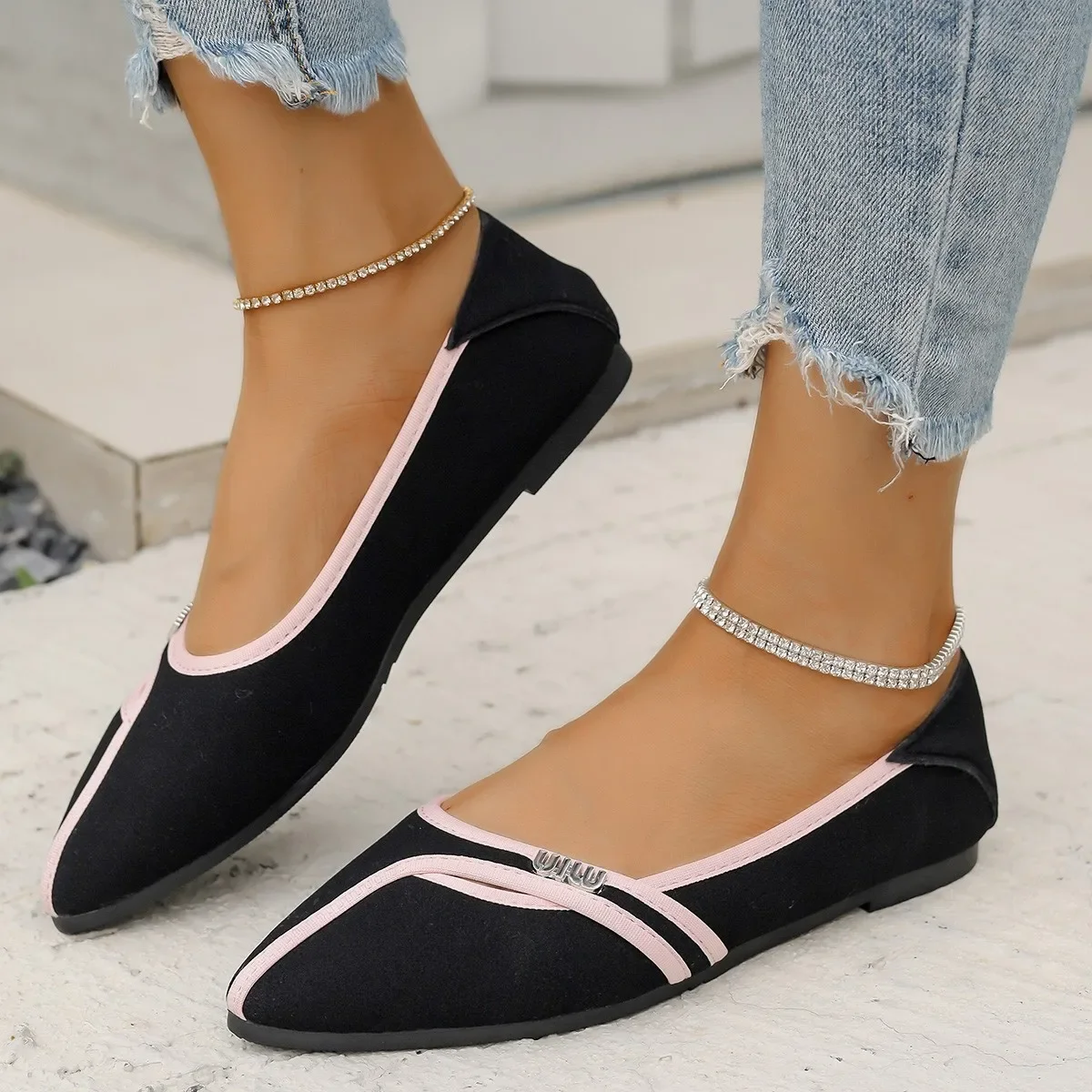 

Comfortable and Versatile Pointed Toe Shallow Black Suede Work Shoes Soft-soled Loafers Office Flat-soled Women's Shoes 36-43
