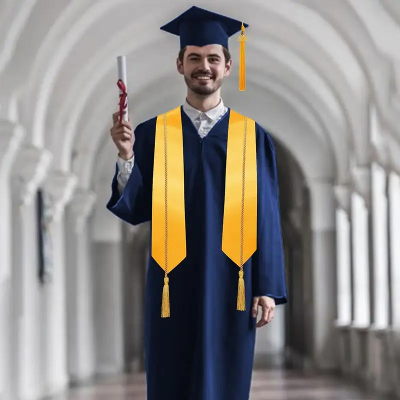 Set di berretti per abiti da laurea per adulti Set di berretti per abiti universitari Costume da scapolo Set di 5 pezzi abito da laurea accademico Robe berretti da tavola