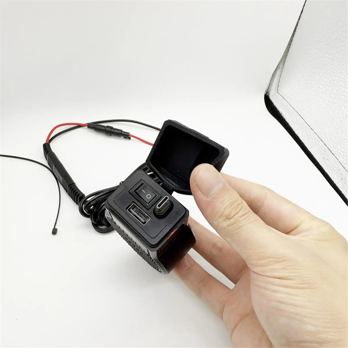 

(BABQ) PD QC4.0 Мотоциклетное USB-зарядное устройство для телефона, сверхбыстрое, водонепроницаемое, с выдвижным кабелем Type-C и вольтметром для мобильных телефонов