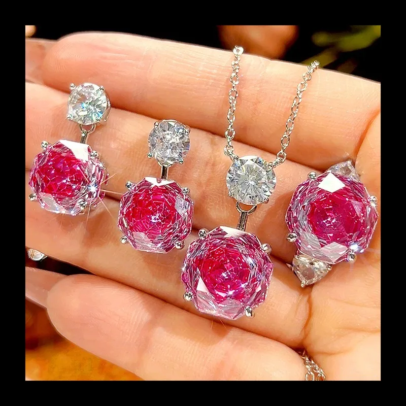 

Осень и зима, новые ювелирные изделия Zhuang Shengsheng, медное дно, позолоченное розовое огранки, розово-красный простой ветровой круглый комплект, основной S