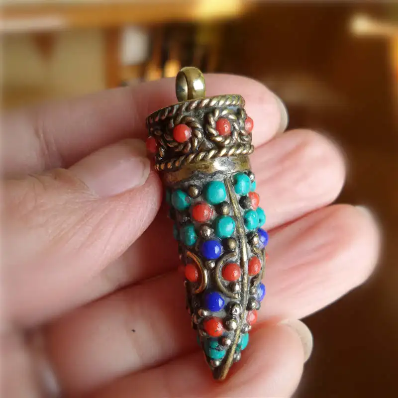 

Fang Amulet Pendants Tibetan Ethnic Jewelry Copper Inlay Colorful TBP692