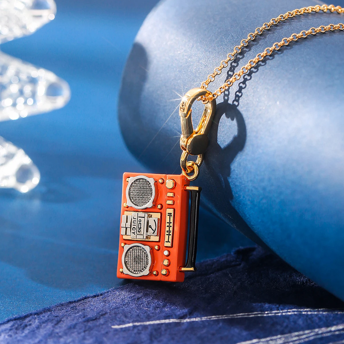 

1Pc Fashionable Enamel Radio Pendant Necklace,High-end Light Luxury Recorder Pendant Keychain Couple Accessories,Xmas Decor Gift