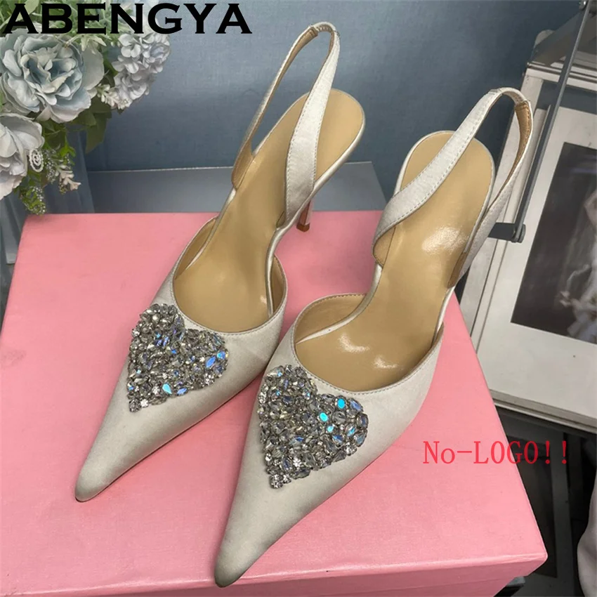 ハート型のクリスタルインレイとんがりつま先ハイヒールサンダル女性のセクシーなグラディエーターサンダル女性の夏のサテンドレスパーティーシューズ Mujer