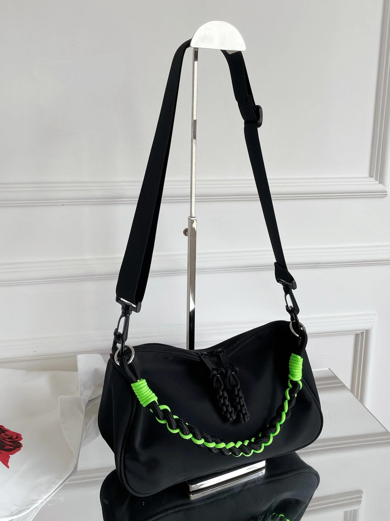 

Cienda Kuelta Women's Faionable Casual Lightweight Crossbody Bag Versatile Design ular among Youth Mobile Phone Bag